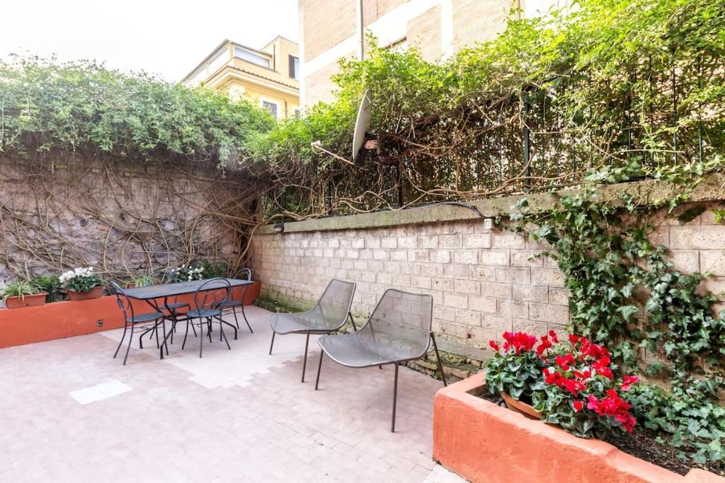 Apartment Il Giardino Di Linda A San Pietro Rome Exterior photo